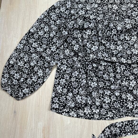 1. State Black White Floral Print Wrap Long Sleeve V-Neck Blouse Plus Size 2X - Picture 9 of 16